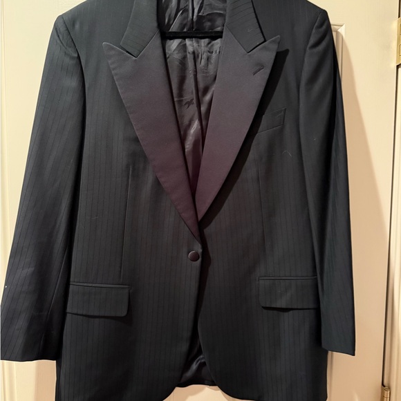 Orvis Navy Jacket with Red Lining - Picture 5 of 5